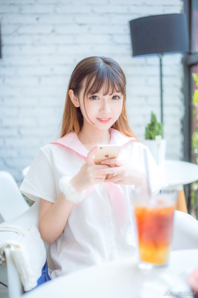 “派人通知曹操吧。”刘备扭头，看向关羽：“王印就请他暂时保管，待他日兵精粮足，再战吕布之时，再请出王印。”